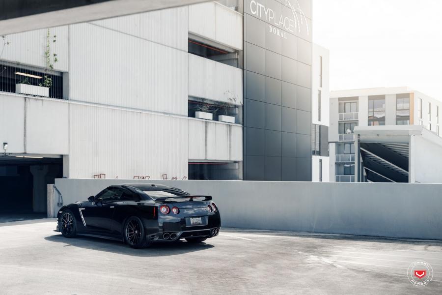  Nissan GT-R on Vossen Wheels (M-X4T) 2019 года  (фото 8 из 15)